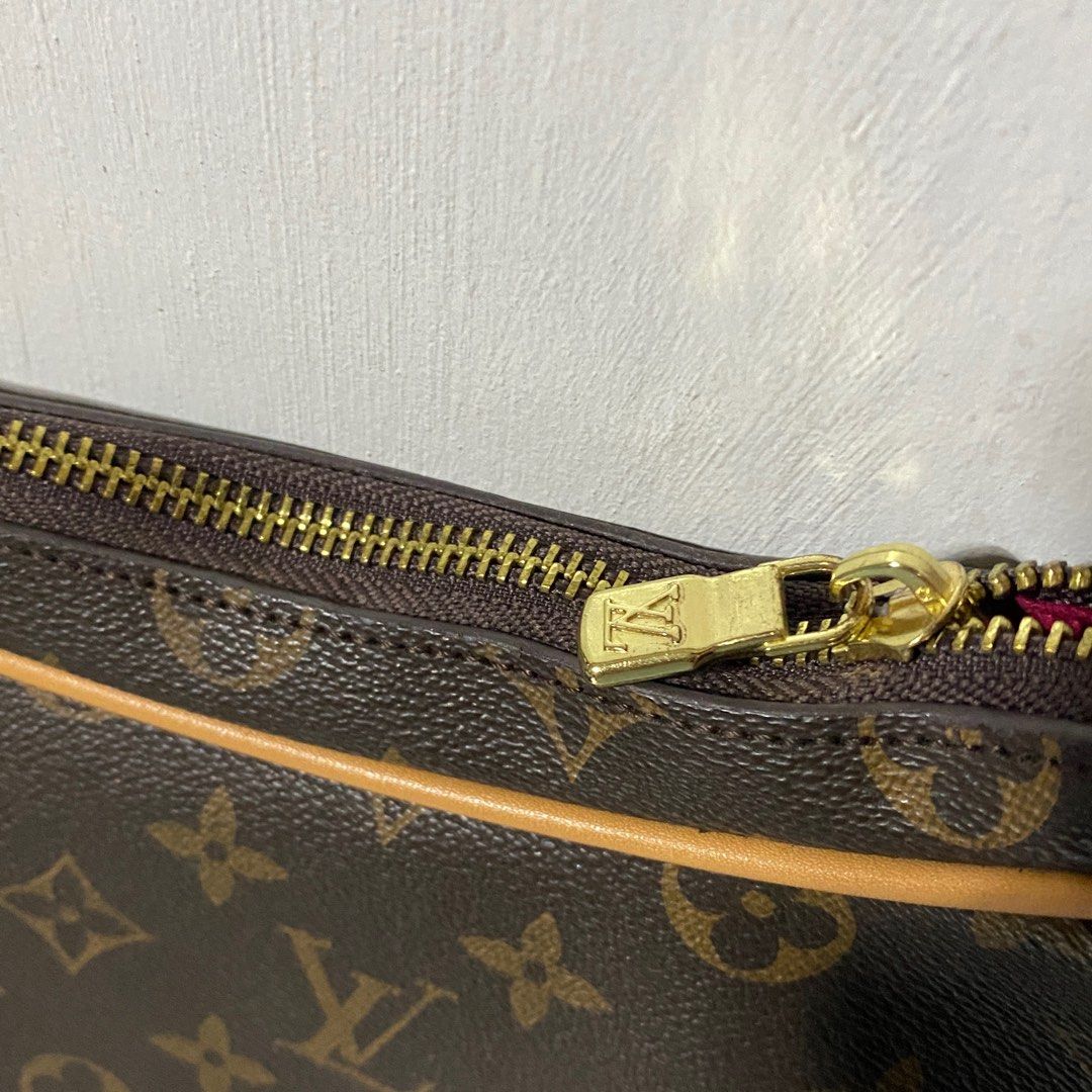 Louis Vuitton Handbag (Category: Luxury Bags & Wallets) located in Cavite. Submitted by ladymargo (Listing ID 1325634681, Image 3). Description: .