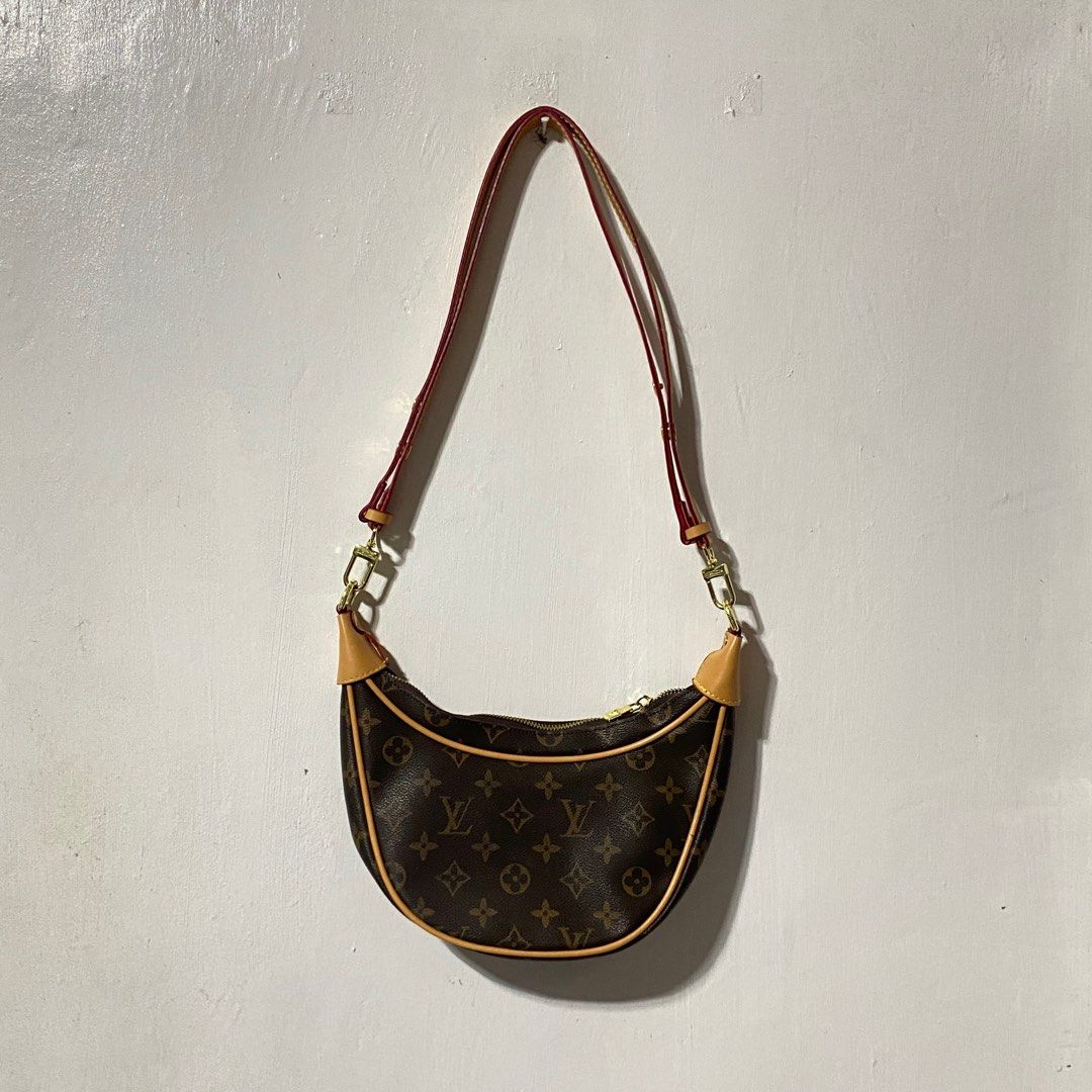 Louis Vuitton Handbag (Category: Luxury Bags & Wallets) located in Cavite. Submitted by ladymargo (Listing ID 1325634681, Image 1). Description: .