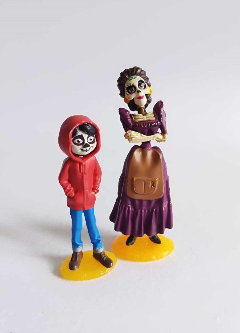 Mamá Imelda Rivera & Miguel Disney Coco Disney Collectible set, Hobbies ...