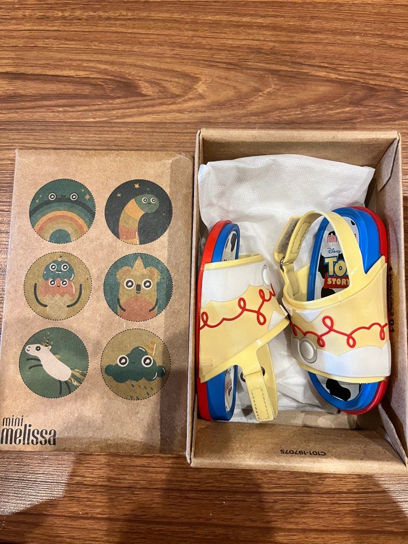 Mini Melissa Toy Story sz 6 (Category: Babies & Kids Fashion) located in San Juan City. Submitted by micdantes (Listing ID 1325629360, Image 1). Description: .