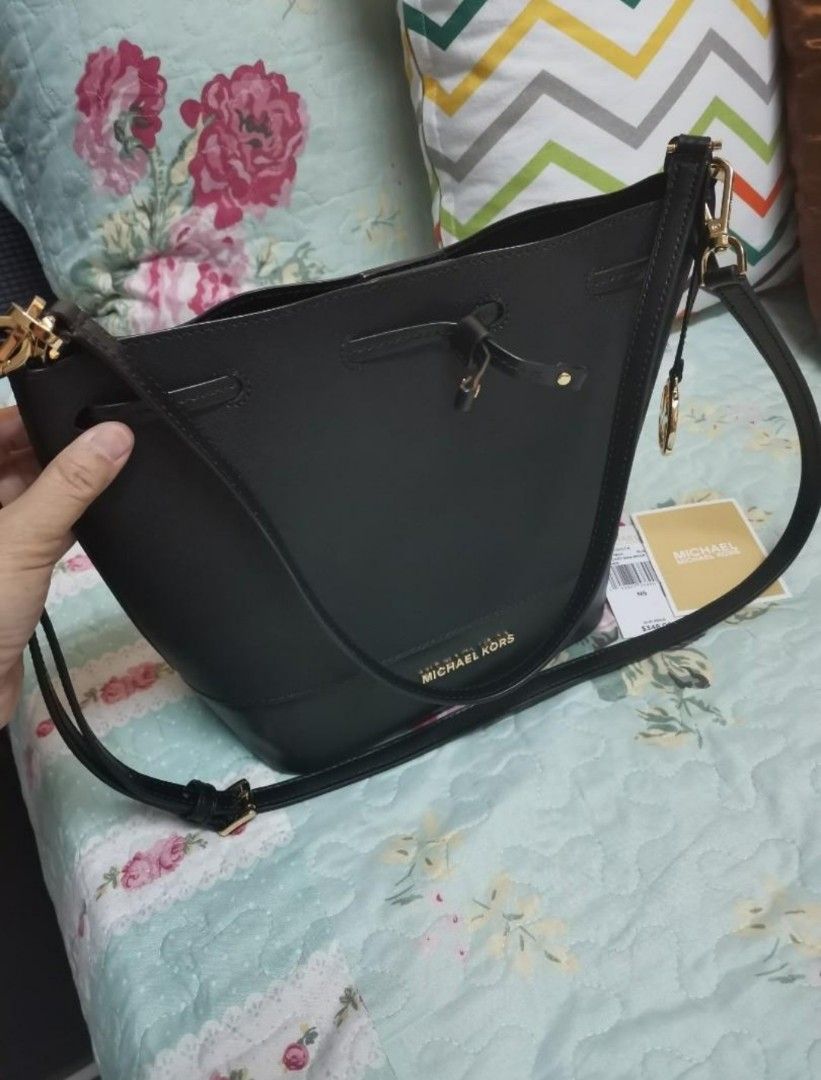 Mk trista bucket bag deals