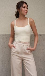 (Category: ) located in . Submitted by wardrobedeclutterr (Listing ID 1325727658, Image 1). Description: .