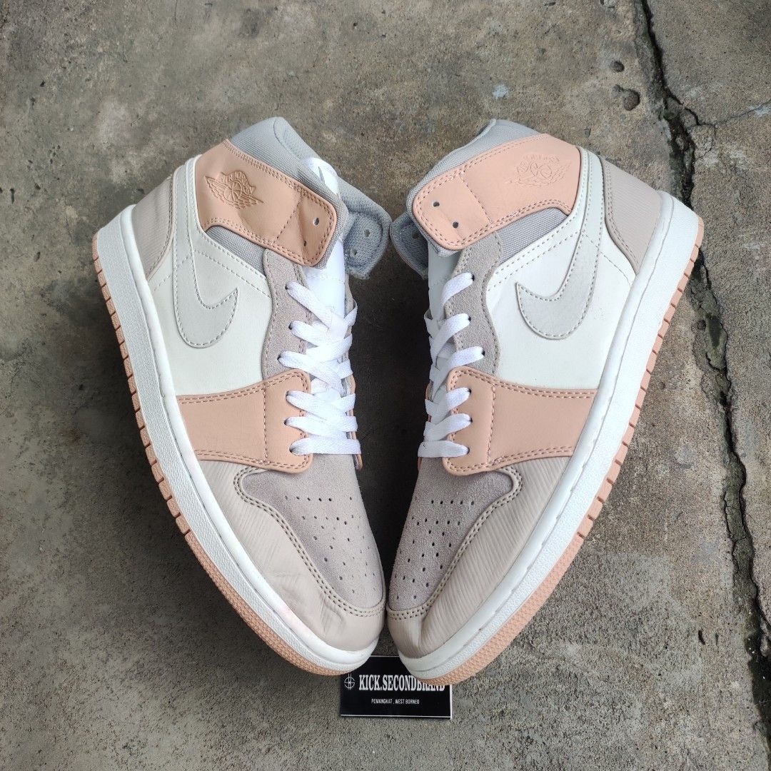 Nike Air Jordan 1 Retro HI, Fesyen Pria, Sepatu , Sneakers di Carousell