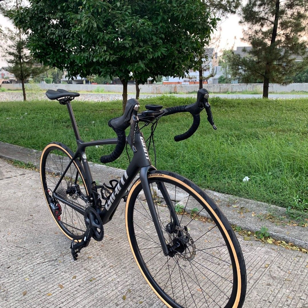 Roadbike Giant TCR Advanced Disc KOM 2021, Olah Raga, Sepeda di