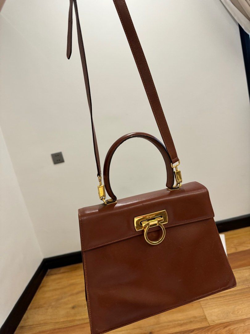 Salvatore ferragamo vintage bag (Category: Luxury Bags & Wallets) located in Manila. Submitted by berieltan (Listing ID 1325708337, Image 2). Description: .