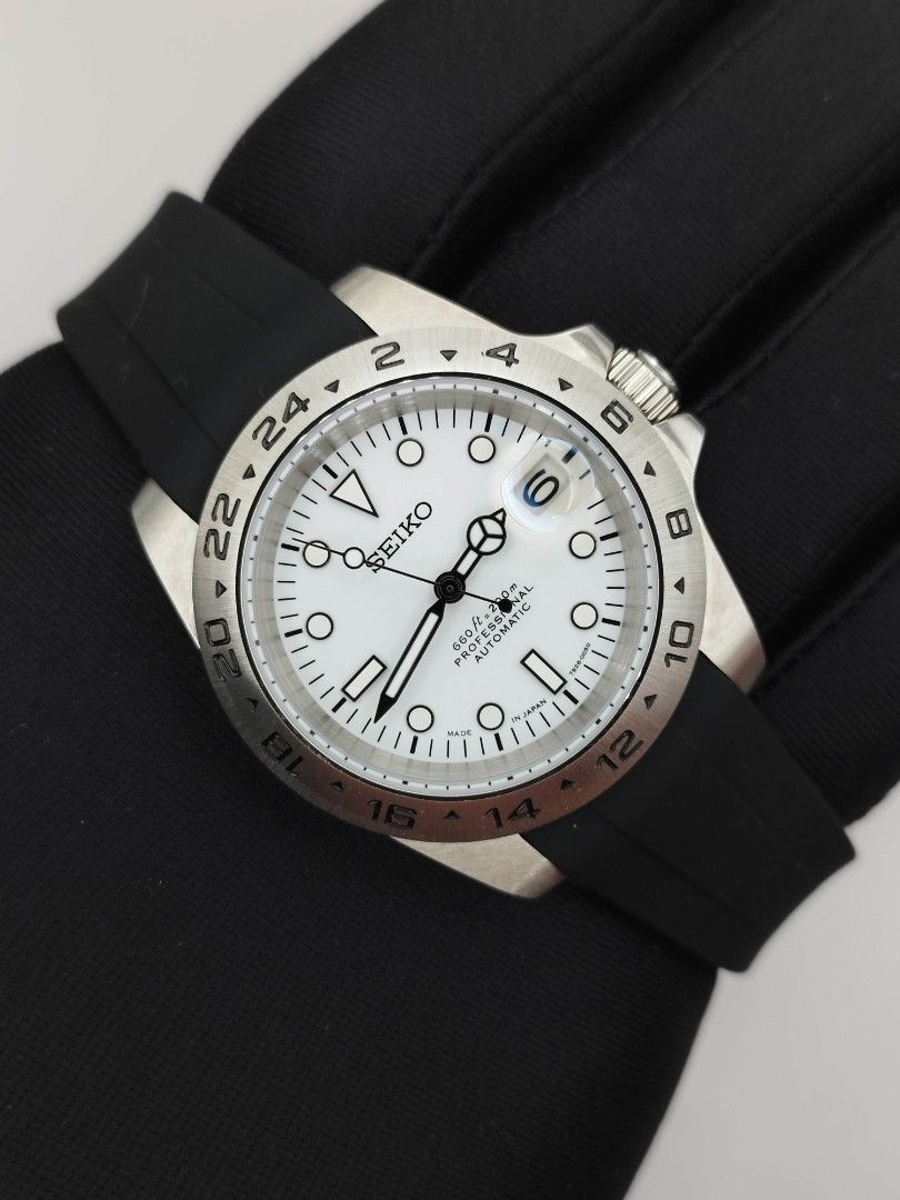 Seiko explorer II seikolex rubber (Category: Men's Watches) located in Quezon City. Submitted by ars_watches (Listing ID 1325641909, Image 1). Description: original Seiko nh35 movement 904L stainless steel aftermarket base dial hands and strap sapphire glass 40mm case dm oyster flex strap.