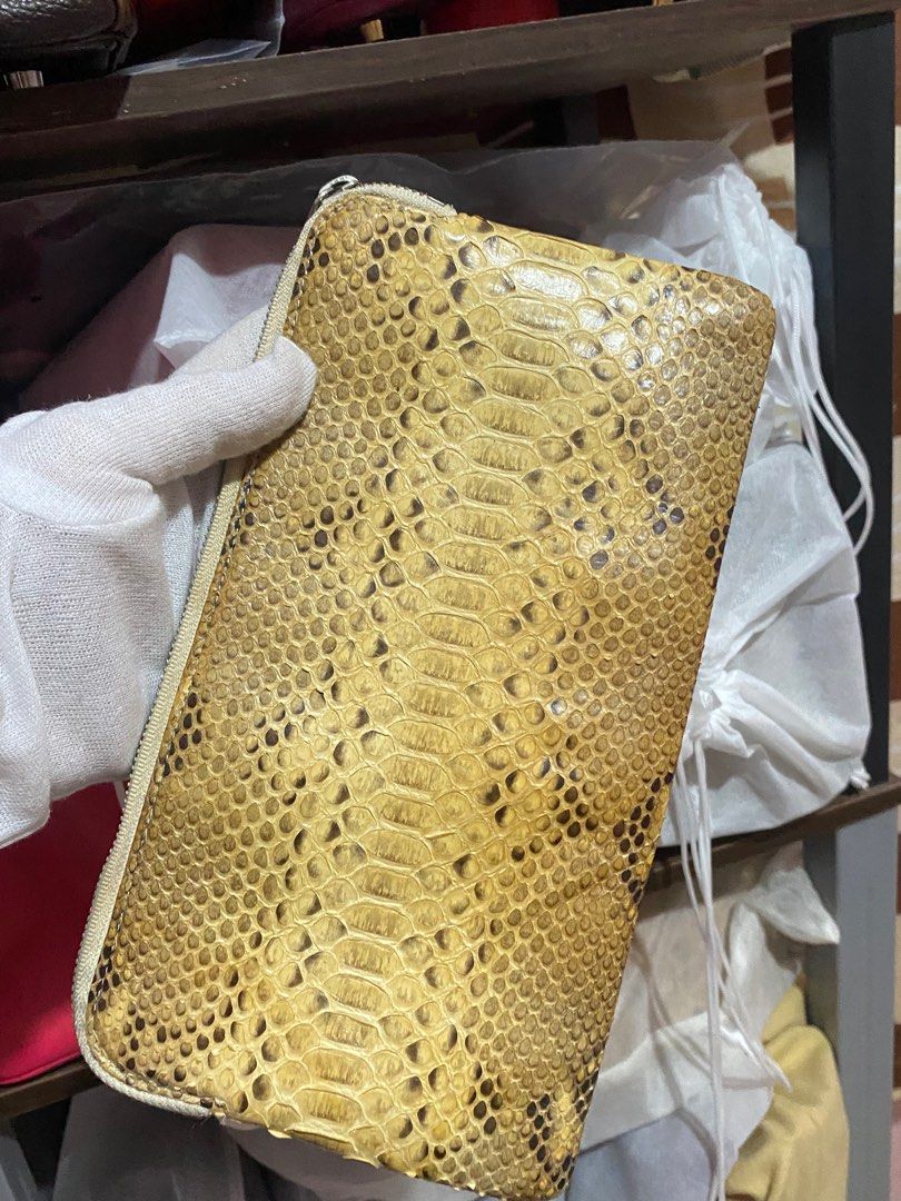snake skin pouch (Category: Clutches) located in Zamboanga. Submitted by luxuries21 (Listing ID 1325663225, Image 2). Description: .
