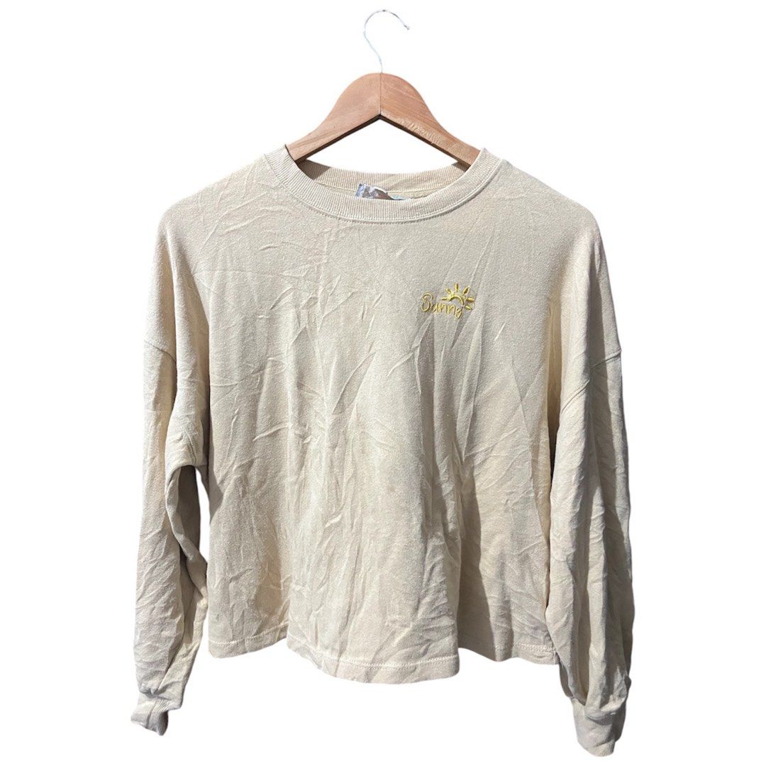 Sunny Mustard Yellow Longsleeve Sweater (Category: Longsleeves) located in Naga. Submitted by melo_decluts (Listing ID 1325710188, Image 1). Description: Sunny Mustard Yellow Longsleeve Sweater ₱150 Size: S-M Issue: None Loc: Naga City, Cam Sur MOD: Flash express / Meet up MOP: BDO/Gcash only Color may vary due to light .