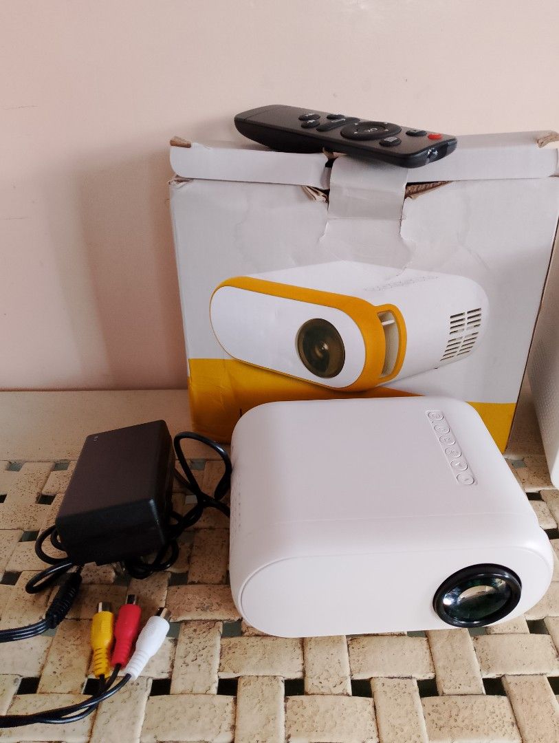 Takeol both Projectors (Category: Projectors) located in Barugo. Submitted by tainipot (Listing ID 1325657389, Image 2). Description: the other one is new and focus projector is lightly use all workings po.