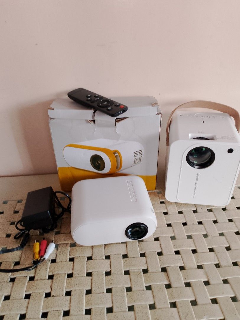 Takeol both Projectors (Category: Projectors) located in Barugo. Submitted by tainipot (Listing ID 1325657389, Image 1). Description: the other one is new and focus projector is lightly use all workings po.