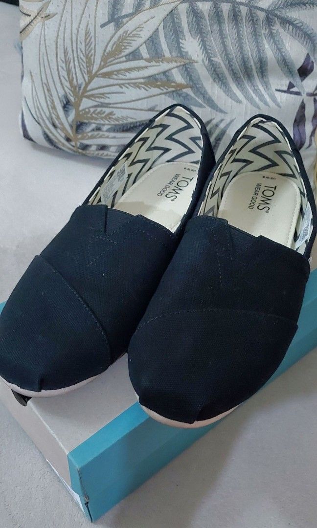 Toms cotton canvas Women s Fashion Footwear Loafers on Carousell