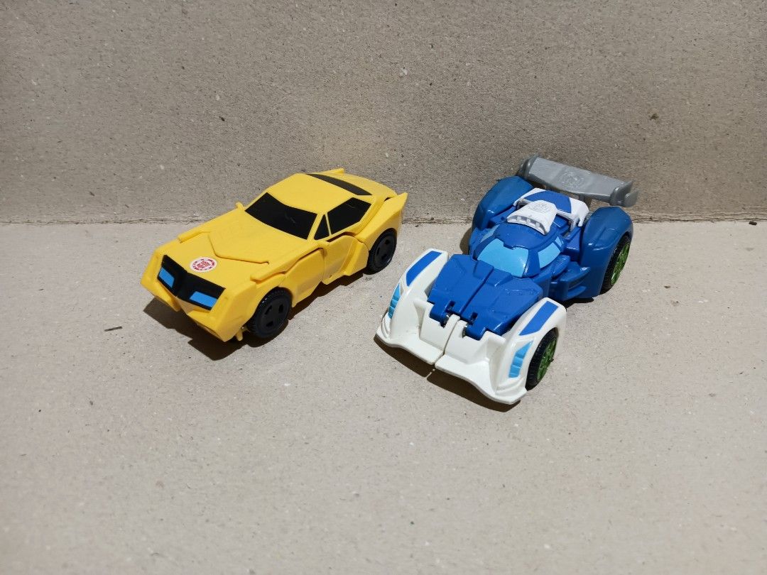 Transformers Rescue Bots original (280each) (Category: Action & Battle Toys) located in Davao. Submitted by harrygoph (Listing ID 1325642918, Image 2). Description: Transformers Rescue Bots Price: 280 each Minimal paint chips No box No accessories Original For more info please refer to the photo provided ✈️Shipping via J&T Express 🛒Mode of payment: Gcash.