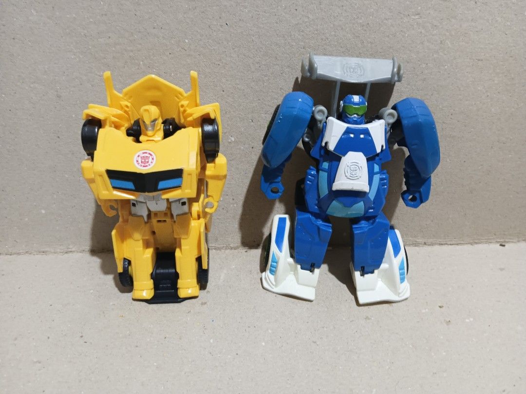 Transformers Rescue Bots original (280each) (Category: Action & Battle Toys) located in Davao. Submitted by harrygoph (Listing ID 1325642918, Image 3). Description: Transformers Rescue Bots Price: 280 each Minimal paint chips No box No accessories Original For more info please refer to the photo provided ✈️Shipping via J&T Express 🛒Mode of payment: Gcash.