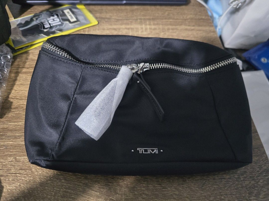 Tumi hip bag 2025