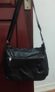 (Kategori: ) berada di . Dikirim oleh CnK_Shop (ID iklan 1325787891, Gambar 1). Deskripsi: .