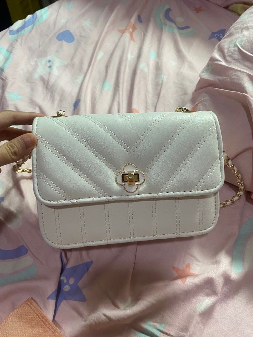 White Small Bag Jovanni (Category: Luxury Bags & Wallets) located in Quezon City. Submitted by thrifts_mnl. (Listing ID 1325665558, Image 2). Description: .