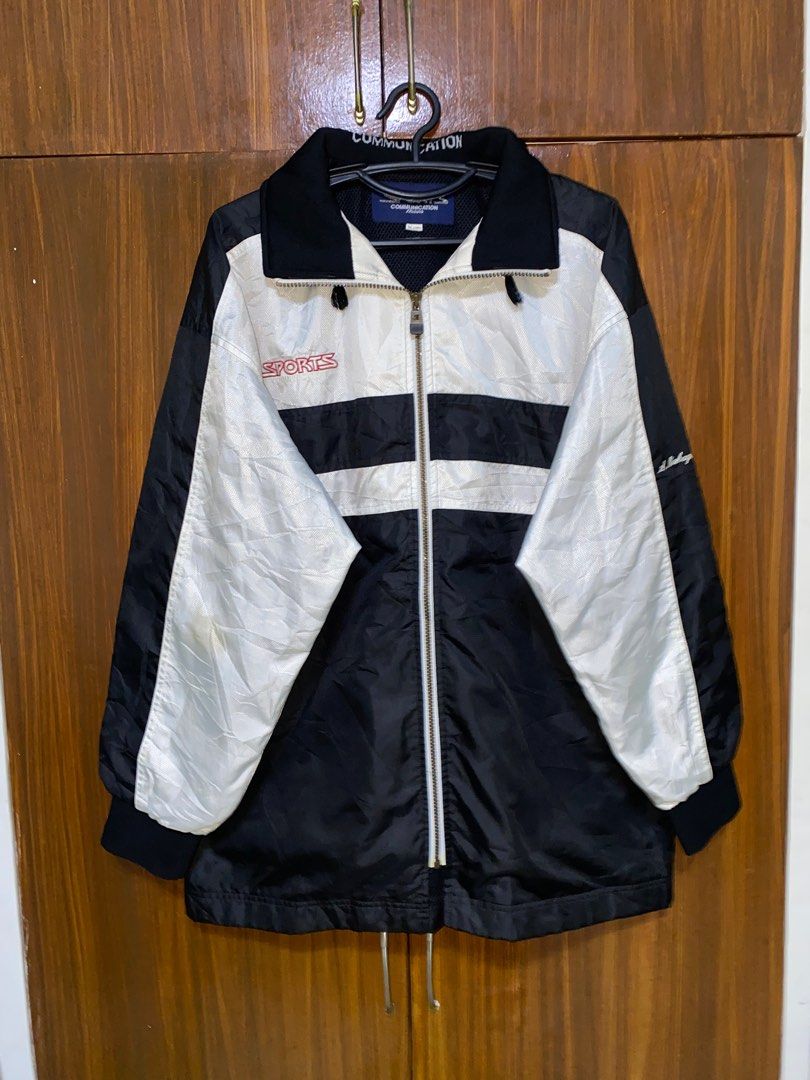 WINDBREAKER ACTIVE JACKET SPORTS COMMUNICATION (Category: Activewear) located in Manila. Submitted by cosmoii (Listing ID 1325723068, Image 2). Description: W: 23.5 L: 29 Color rate: 9/10 Washable stain, excellent condition .