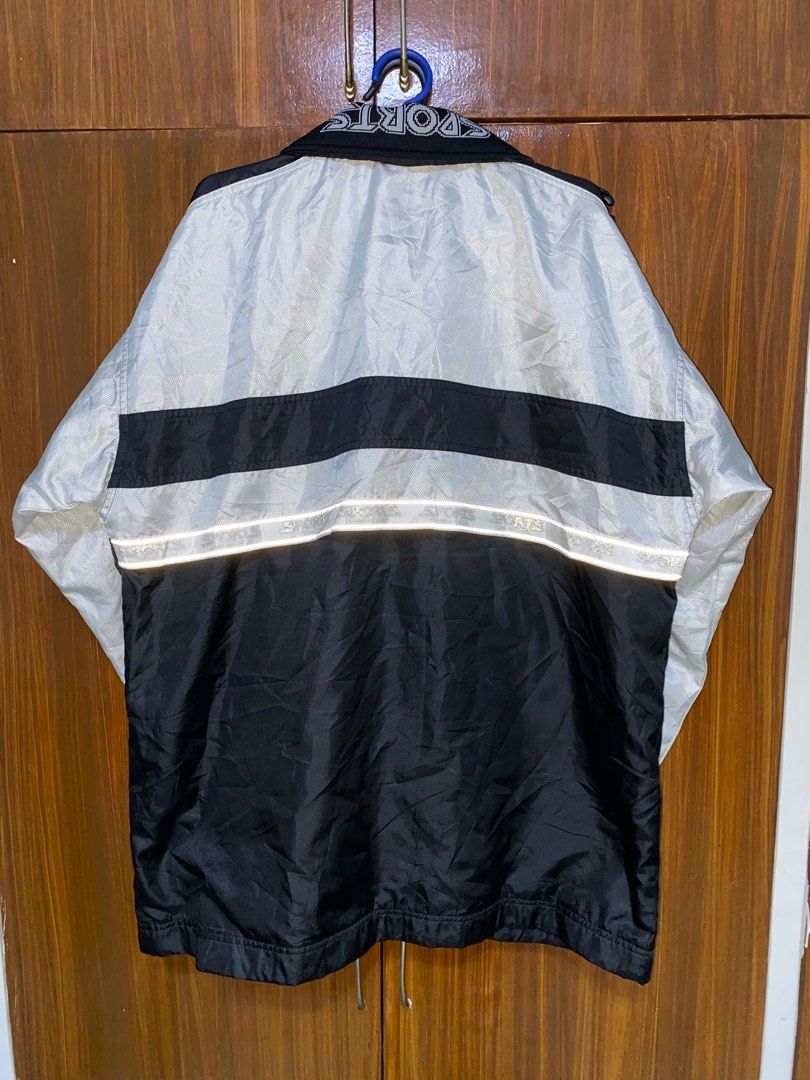 WINDBREAKER ACTIVE JACKET SPORTS COMMUNICATION (Category: Activewear) located in Manila. Submitted by cosmoii (Listing ID 1325723068, Image 3). Description: W: 23.5 L: 29 Color rate: 9/10 Washable stain, excellent condition .
