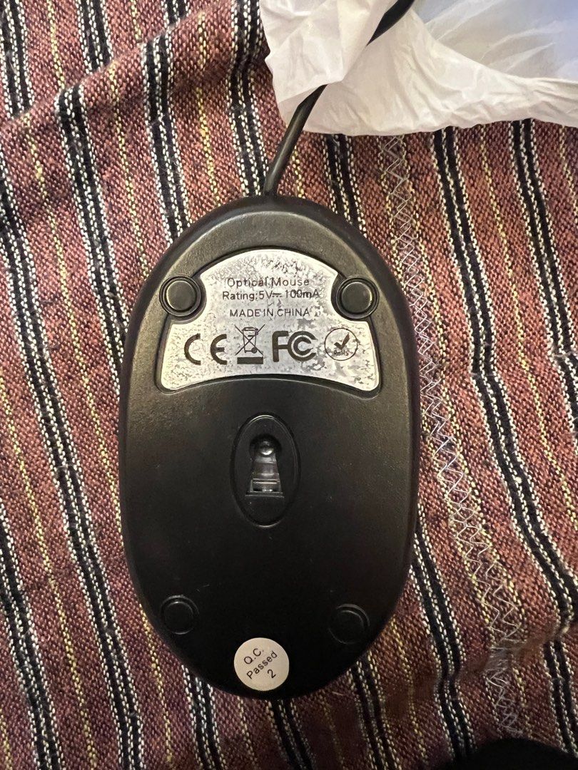 Wired Mouse (Category: Mouse & Mousepads) located in Kajang. Submitted by char.llene (Listing ID 1325753119, Image 2). Description: .