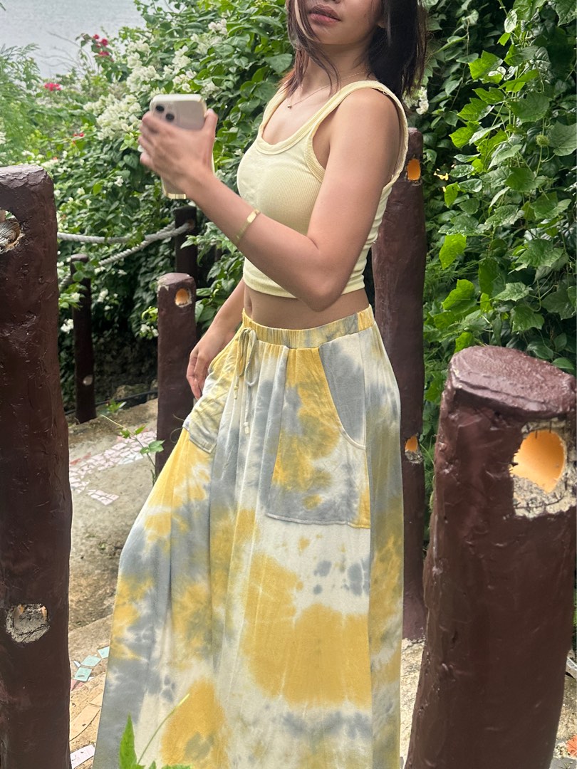 Long flowy yellow skirt online