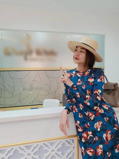 Zara Printed Midi Dress (Category: Dresses) located in Makati City. Submitted by bodegavendetta (Listing ID 1325768960, Image 2). Description: .