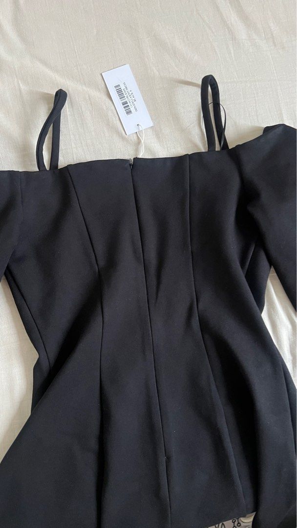100% New Reformation Donatella Knit Short Dress , , & , -  Carousell