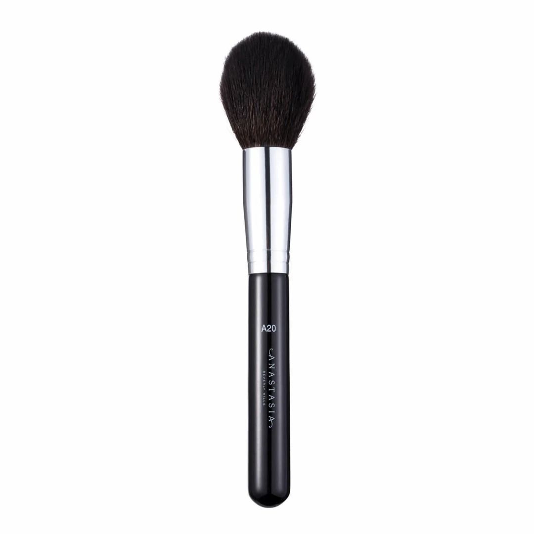 A20 Pro Brush - Large Powder Brush by ABH (Category: Makeup) located in Las Pinas. Submitted by chicchateaumnl (Listing ID 1325889580, Image 2). Description: 100% ORIGINAL BRAND NEW Super dense, extra large flat brush is best to distribute powders onto face & buff onto skin for a flawless looking finish. This rounded shape works well for finishing powder as well as foundation, and works great with powder blush too. Provide an even and smooth foun