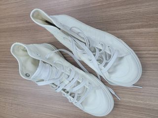 (Category: ) located in . Submitted by singapore_life (Listing ID 1325861009, Image 1). Description: .