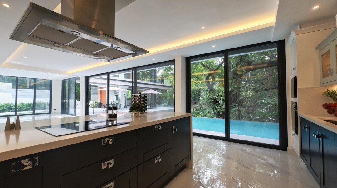 (Category: ) located in . Submitted by realestatebroph (Listing ID 1325927398, Image 1). Description: .