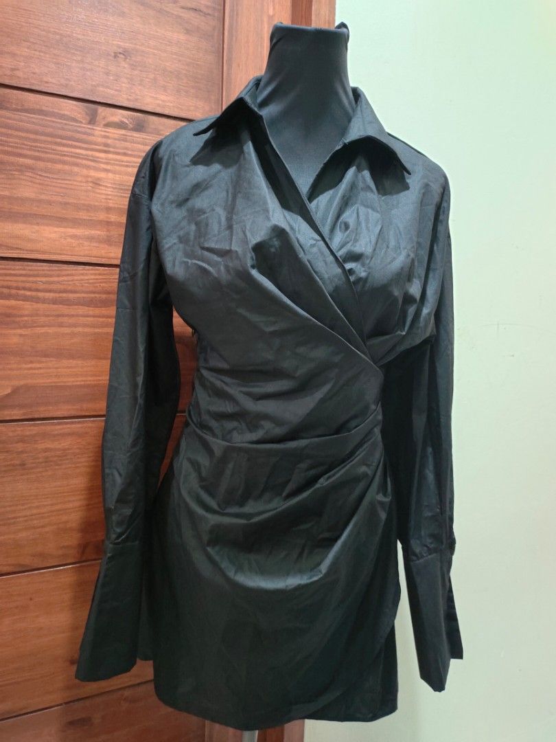 Black Longsleeves Collared Formal Dress (Category: Dresses) located in Paranaque City. Submitted by expectmore.payless (Listing ID 1321371868, Image 1). Description: GANDA NITOOOOOOO! cut tag fits to small size or xs May zipper sa side size in flat lay bust: 18 inches waist: 13.5 inches hips: 16.6 inches length: 31 inches.