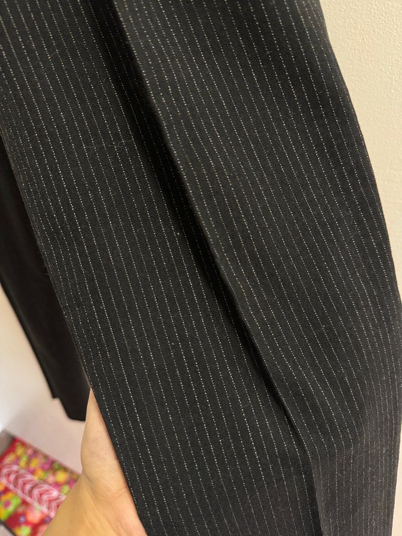 Black striped trouser (Category: Other Bottoms) located in Malabon City. Submitted by moideclutter (Listing ID 1325865589, Image 2). Description: Size 26 Length 38 .