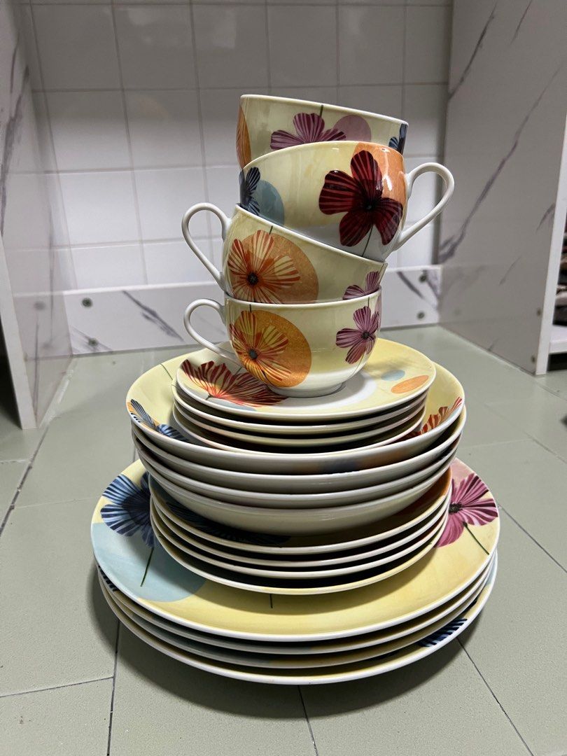 Bright dinner set clearance