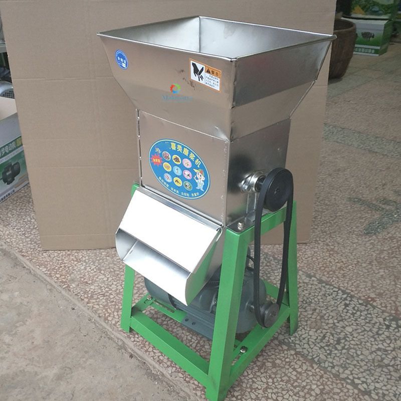 Cassava Grinder and Bread Crumbs Maker Machine Heavy Duty (Category: Juicers, Blenders & Grinders) located in Manila. Submitted by makinaryageneral.merchandise (Listing ID 1325885899, Image 2). Description: Weight: 12kg Production Capacity: 500kg/hr Turn: Clockwise Speed: 2800 rpm Power: 1.5/2.2kw.