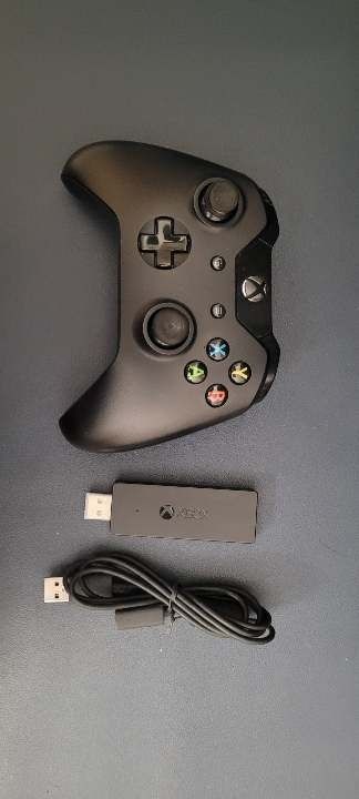 CWT 00001 Xbox Controller with Bluetooth Adapter for Windows (Category: Controllers) located in Manila. Submitted by thirdyboyyy (Listing ID 1325876407, Image 1). Description: CWT 00001 Xbox Controller with Bluetooth Adapter for Windows No Issue.
