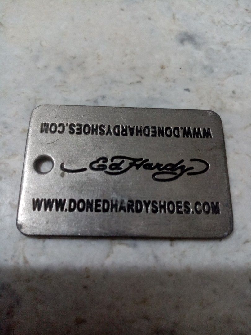 ED HARDY hang tag (Category: Other Accessories) located in Antipolo. Submitted by sonrabbit (Listing ID 1325829002, Image 2). Description: 4.1cm x 2.8cm.