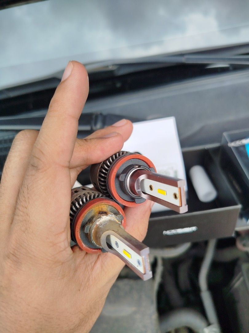 Foglight H11 Vios (Category: Lightings, Horns, and other Electrical Parts and Accessories) located in Marikina City. Submitted by jumbohotdog23 (Listing ID 1325870565, Image 2). Description: h11 galing toyota vios gen3 foglight okay pa mga goma. issue: isang ilaw parang may kalawang pero working padin naman. plug n play. gagamitin nalang. yung brand hindi ko sure. RFS: Upgrade.