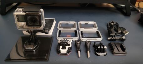 Go Pro Hero 4 Set (Category: Video Cameras) located in Manila. Submitted by thirdyboyyy (Listing ID 1325824044, Image 1). Description: Go Pro Hero 4 Set No Issue.