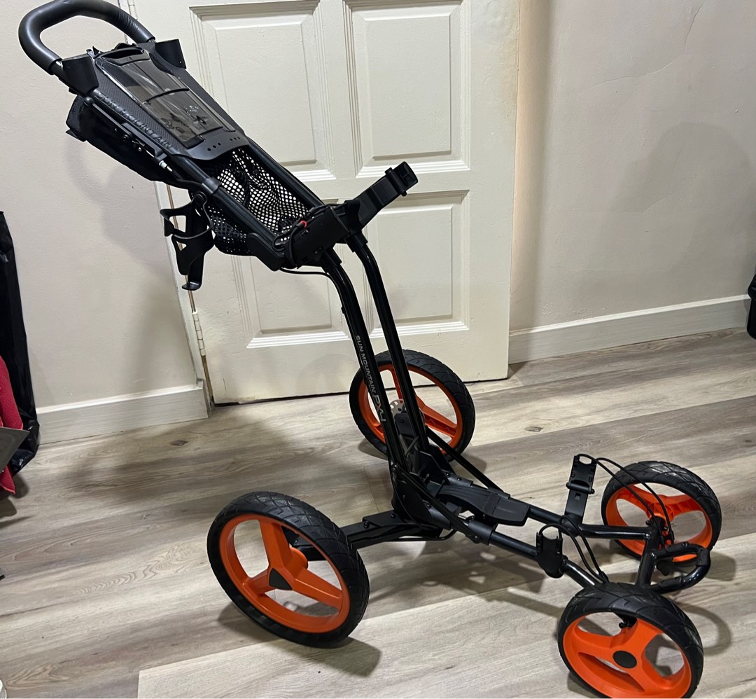 Golf bag 4wheels trolley, Sports Equipment, Other Sports Equipment and