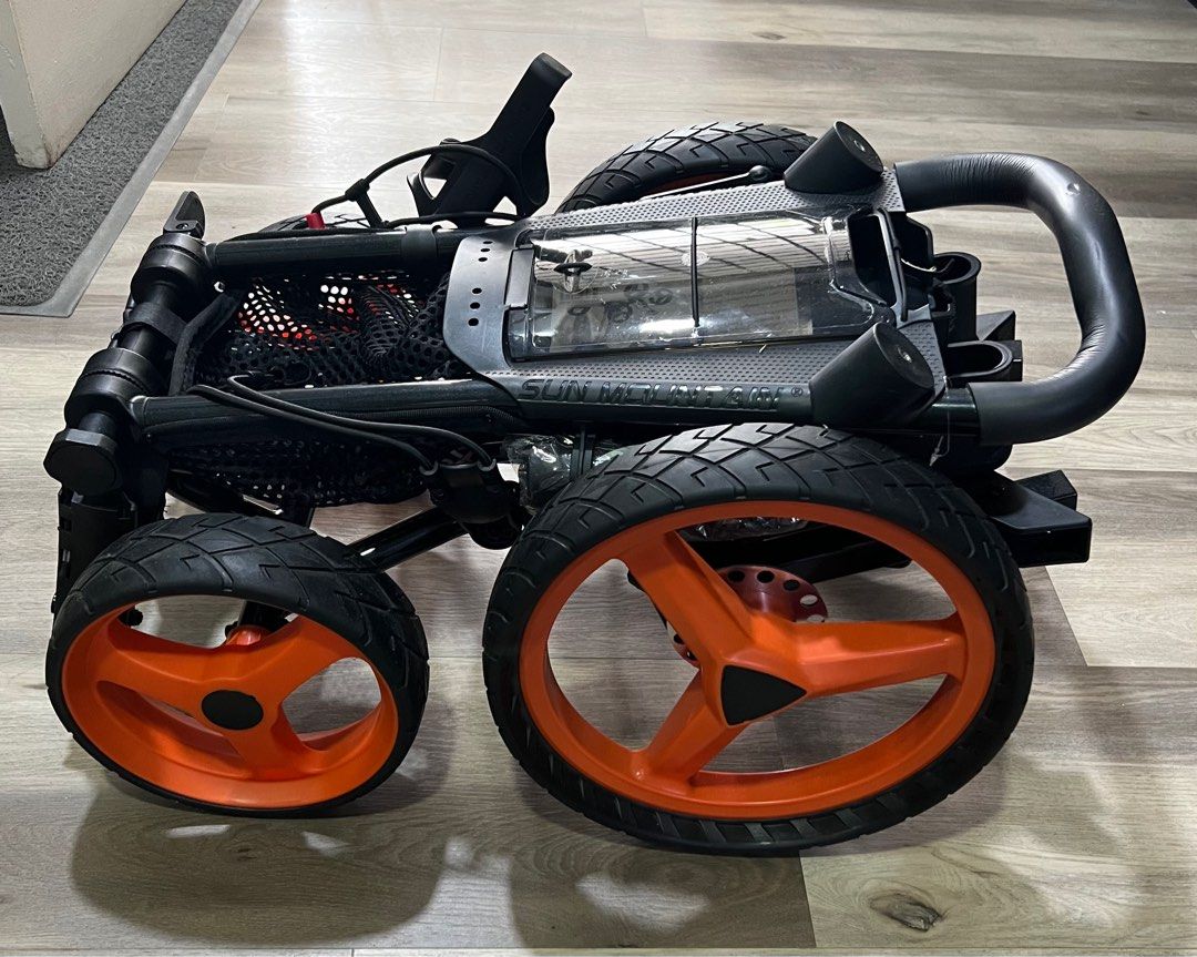 Golf bag 4wheels trolley, Sports Equipment, Other Sports Equipment and