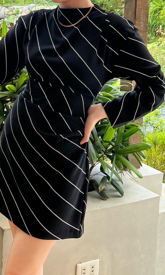 H&M Black Stripe Dress (Category: Dresses) located in Muntinlupa City. Submitted by bbb.mnl (Listing ID 1325906460, Image 2). Description: Original price: 1,690!!! Used only ONCE — attended a wedding. Super pretty, chic, and flattering!! Size XS. Has a nice detail in the waist area. May ask for more photos!! 💖.