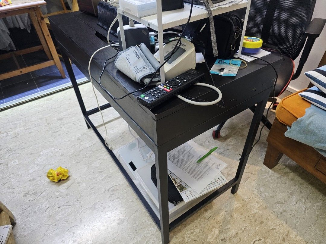 IKEA Study Table (Category: Tables & Sets) located in Singapore. Submitted by francissim888 (Listing ID 1325919459, Image 1). Description: 1m x 0.75m x 0.45m.