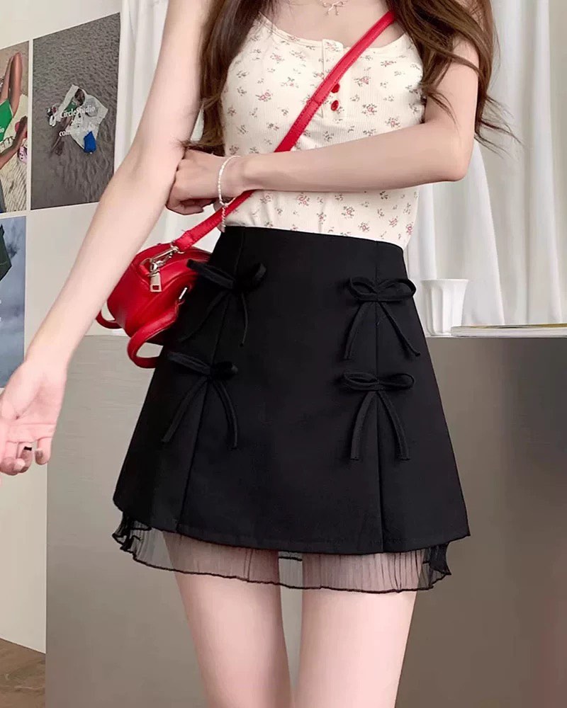 Large size lace skirt