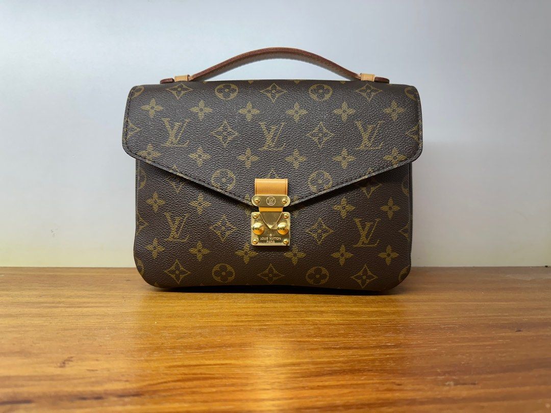 Louis Vuitton Pochette Metis (Category: Luxury Bags & Wallets) located in Quezon City. Submitted by forsale_preowned (Listing ID 1325827629, Image 1). Description: ORIGINAL ITEM !! COMPLETE INCLUSIONS - dustbag - care cards - receipts - paperbag.