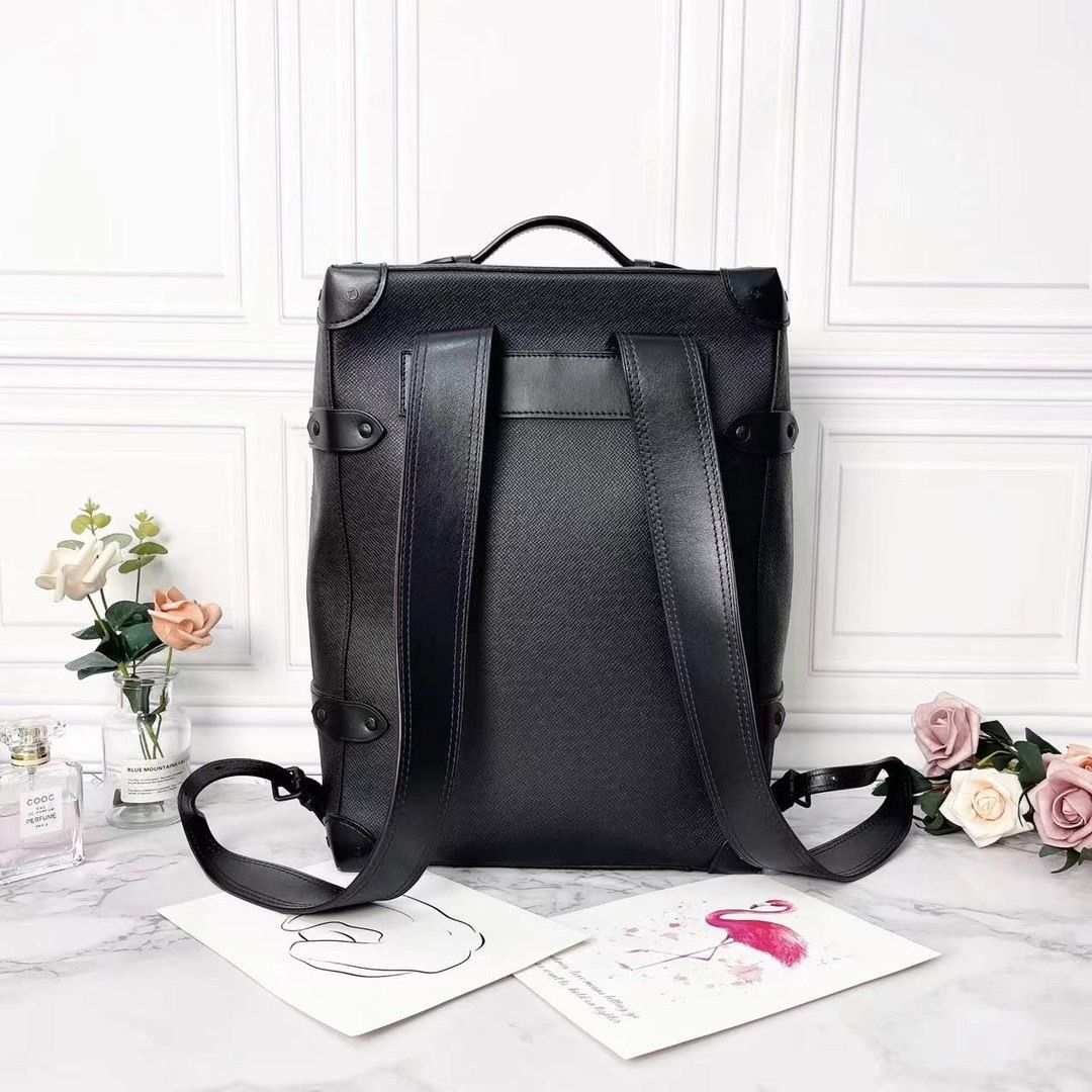 Louis vuitton black leather backpack shop