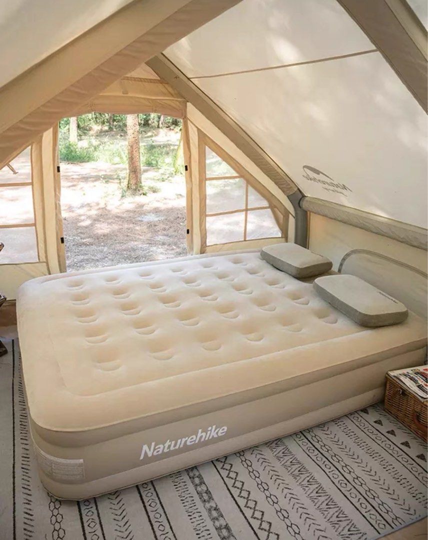 Automatic inflatable bed top