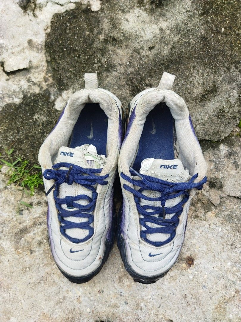 Nike brs 1000 vintage Men s Fashion Footwear Sneakers on Carousell