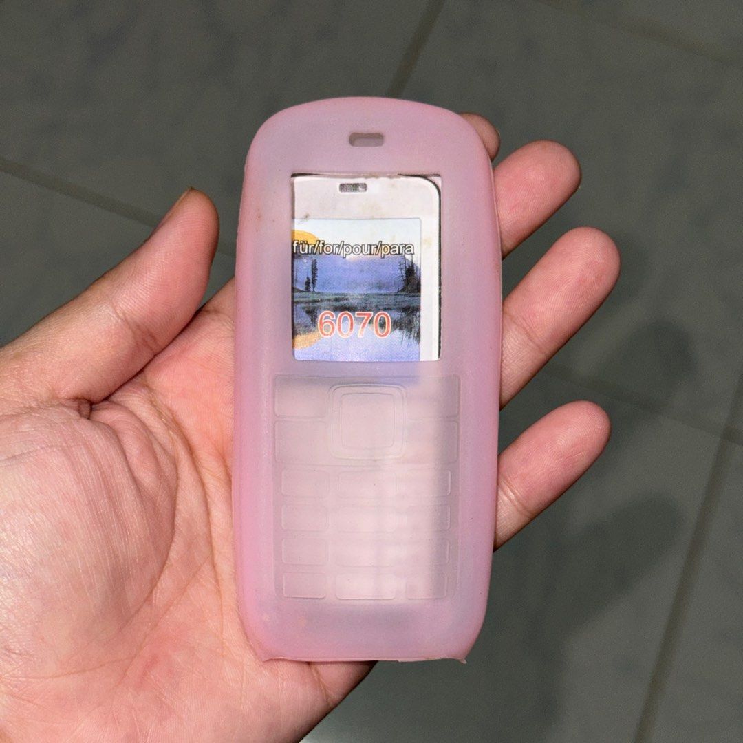 Nokia 6070 Silicone Cover (Category: Cases & Covers) located in Binan City. Submitted by aeiryse (Listing ID 1325916135, Image 1). Description: This silicone cover is for Nokia 6070 model phone..