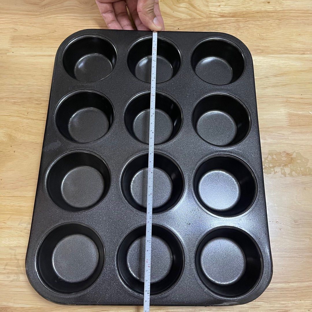 Non Stick Cupcake Muffin Baking Pan (Category: Bakeware) located in San Jose. Submitted by salt02 (Listing ID 1325811075, Image 3). Description: Lightly used Bought in US .