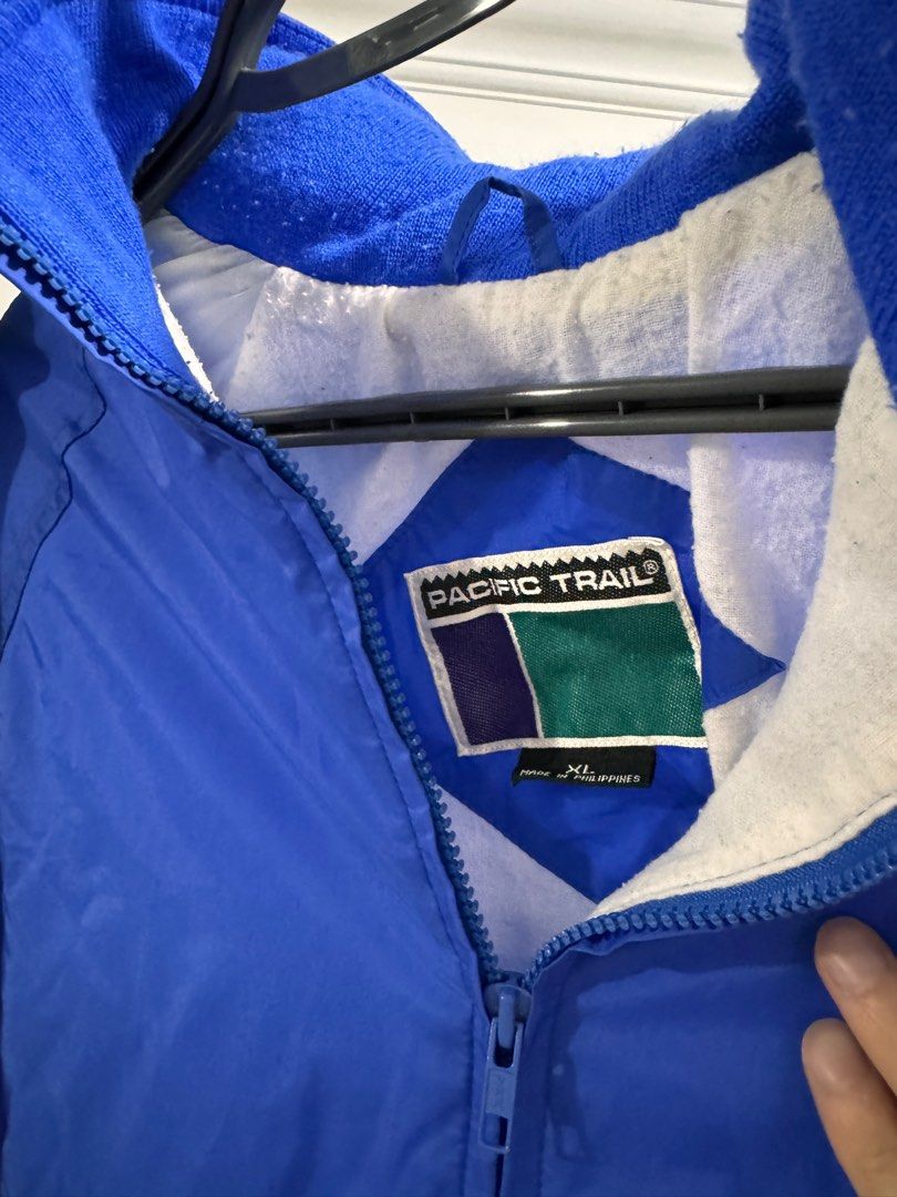PACIFIC TRAIL Parka (with Packable Hood) SIZE XL (Category: Coats, Jackets and Outerwear) located in Paranaque City. Submitted by chanodano (Listing ID 1325906864, Image 3). Description: PACIFIC TRAIL Parka (with Packable Hood) Color: Royal Blue Condition: 8.5/10 Size: XL (Men’s) Paranaque/Taguig Area Meetups/Lalamove after Gcash or Bank Transfer .
