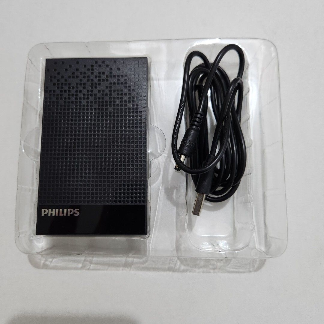 Philips HDMI Splitter 1 to 2 (Category: Cables & Adaptors) located in Butuan. Submitted by goldenfairyph (Listing ID 1325904289, Image 1). Description: ✅️ Bought for 900 ✅️ Like new. I used it once tapos realise na this is not what I need ✅️ Selling low since I will never need any of this sayang lng ✅️ No damage, no flaws ✅️ add sf via J&T.